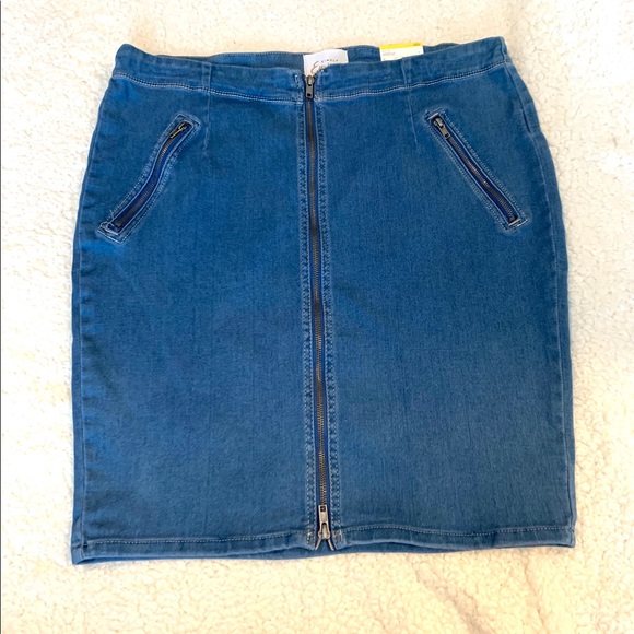 Simply Emma Blue Denim Pencil ZIP Mini Skirt New - Picture 2 of 7
